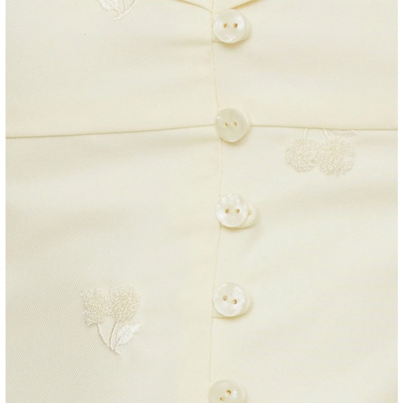 Nasty Gal cherry embroidered crop top - Picture 10 of 16